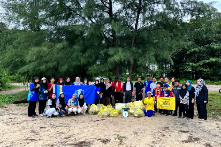 UMPSA, Trash Hero Kuantan dan Alam Flora berjaya bersihkan 67.4 kg sampah