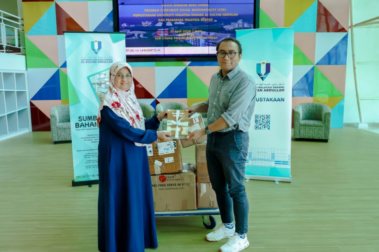 Jaringan kerjasama Perpustakaan UMPSA sumbang bahan hadiah kepada Perpustakaan Prasarana Berhad.