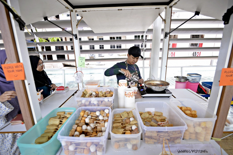 Perniagaan Makanan Oden Mahasiswa UMP jadi tumpuan