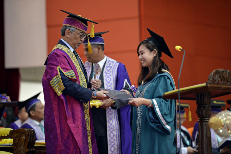 Joanne, 7 Times Dean’s List Awarded with Royal Academic Award