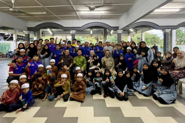 UMPSA santuni 59 orang anak yatim dan miskin Nur Iman berbuka puasa