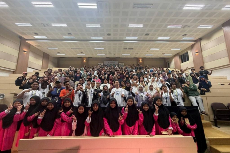 Teater UMPSA ‘hentian sebelah' tambat hati penonton