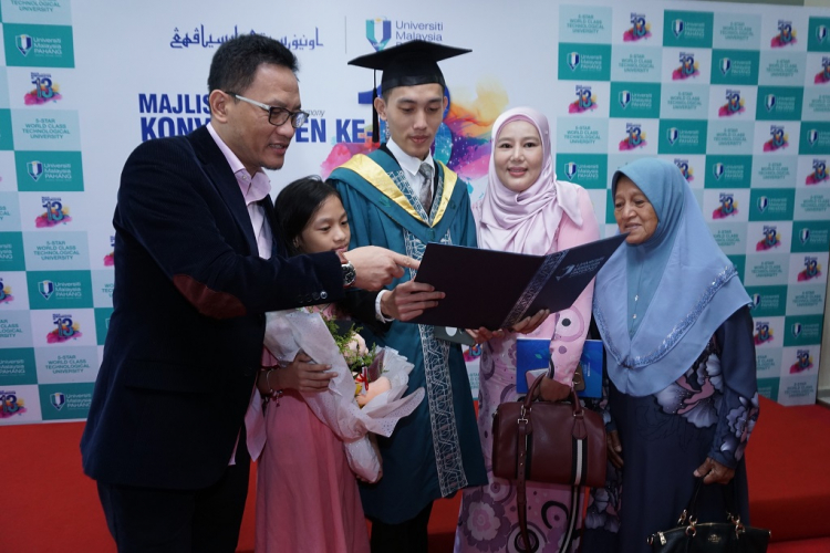 Rahmad restu minat anak dalam bidang Kejuruteraan