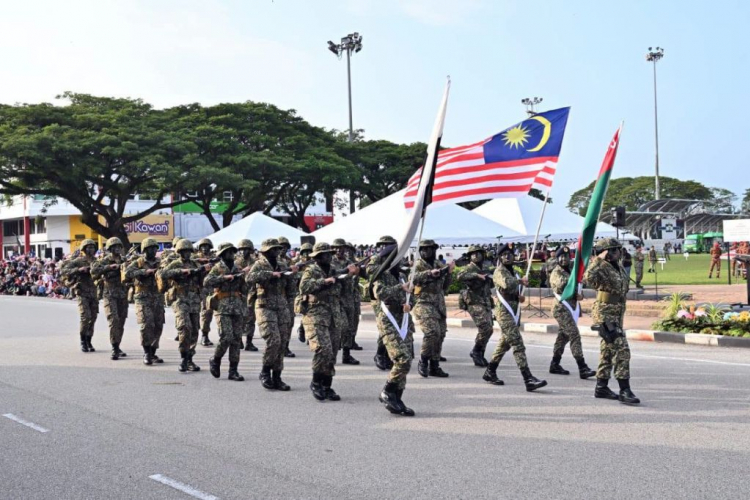 Ulang tahun kemerdekaan negara ke-69: Zahirkan penghargaan kepada anggota keselamatan negara dengan ucapan “Terima kasih atas jasa bakti tuan”