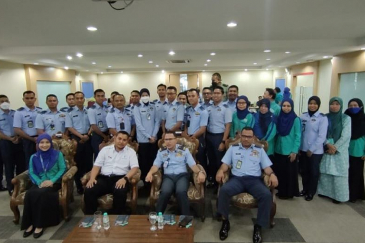 20 RAMF Officers improve English competency at UMP