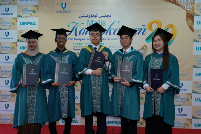 5 graduan cemerlang UMPSA raih Anugerah Hadiah Kecemerlangan Yayasan Pahang 