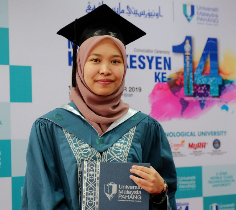 Umi Fatiha farmer’s daughter wins Royal Academic Award (Medal of Excellence)