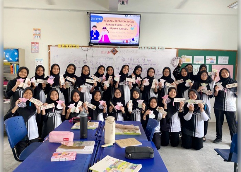 Bengkel Kecemerlangan Bahasa Korea di Kolej Tunku Kurshiah semai cinta kepada Hangul
