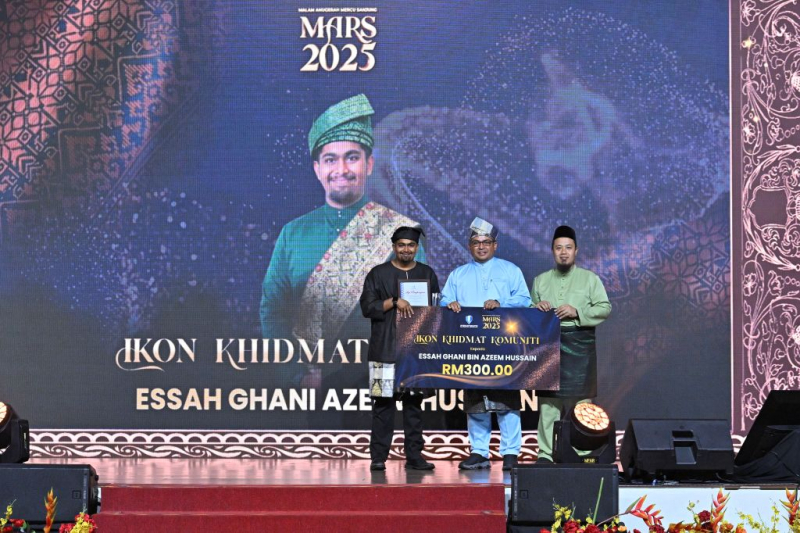 Essah Ghani Dinobat penerima Anugerah Khidmat Komuniti MARS 2025, bukti kejayaan akademik dan kesukarelawanan boleh seiring
