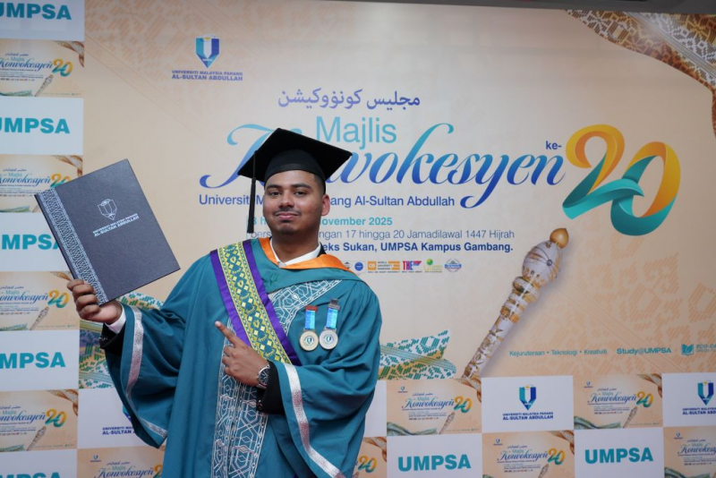 Logathepan a/l Muniyappan, bekas juara ASTRO–NACSA Coding Challenge terima Anugerah Kecemerlangan Hei-Tech