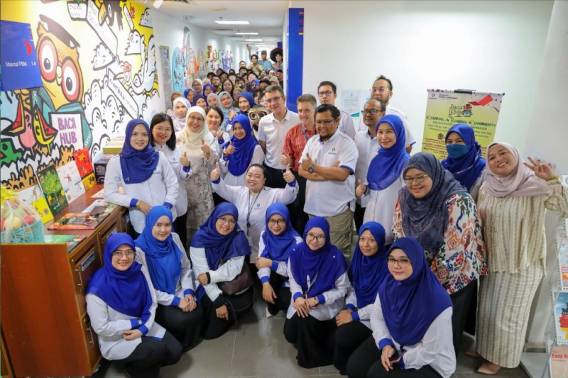 Naib Canselor UMPSA rasmi pelancaran BacaHab Pusat Bahasa Moden 