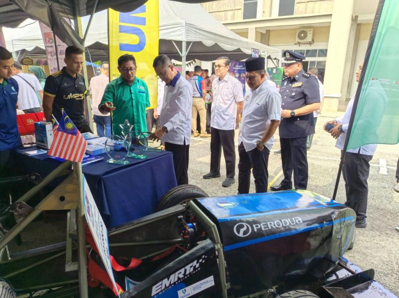 Pameran Kenderaan e-Motion UMPSA tarik minat pengunjung di Hari Terbuka PPD dan Karnival Pendidikan Madani Daerah Pekan 2026