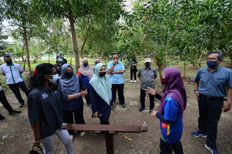 Pokok Peluru Meriam jadi tarikan delegasi UMK