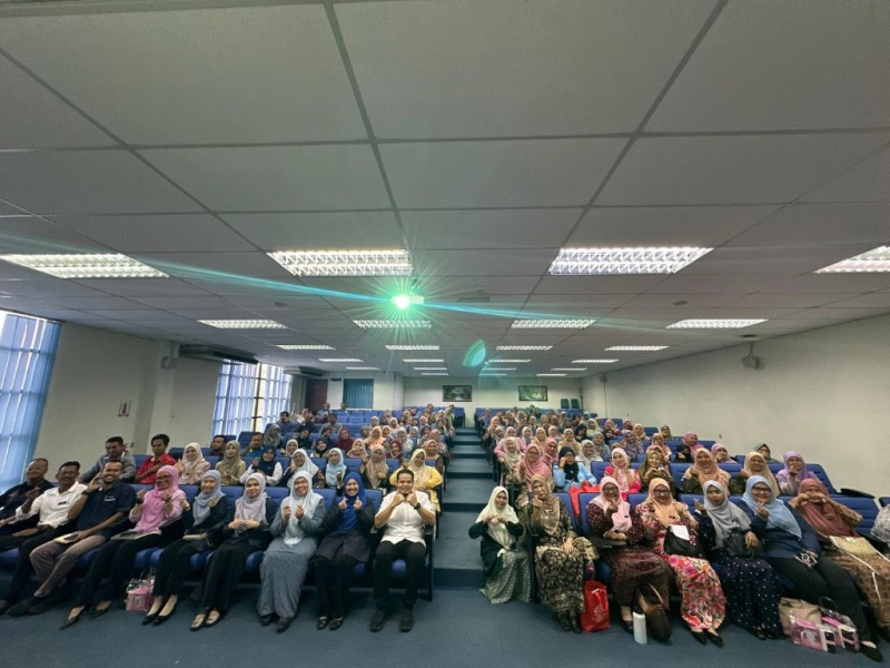 Program Profesor Turun Padang perkasa pengurusan risiko dan kawalan bahan kimia di Makmal Sekolah