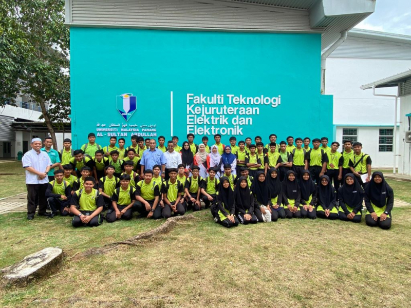 SM Teknik Kuantan lawat UMPSA beri pendedahan awal bidang Elektrik dan Elektronik