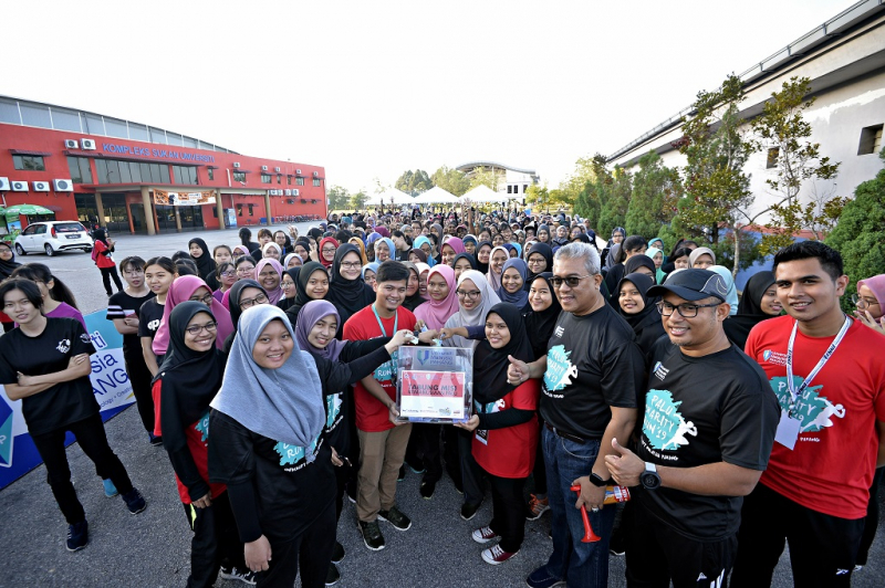 500 participants took part in UMP Charity Run for Palu Humanitarian Mission fund