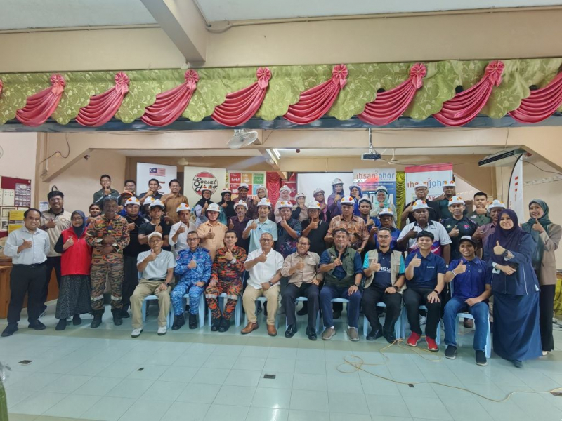 EASY UMPSA perkasa ilmu kesiapsiagaan gempa bumi bersama komuniti Segamat