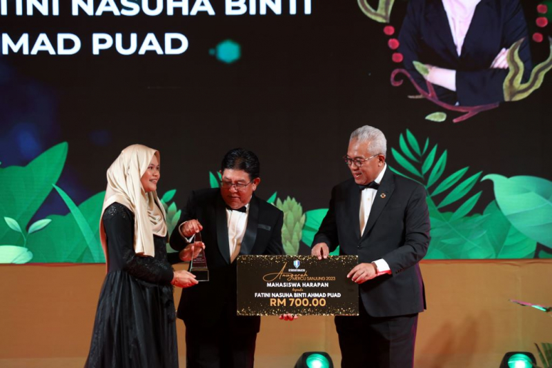 Kepimpinan dan Dedikasi Kesukarelawanan Fatini Nasuha Diiktiraf di Anugerah MARS 2023