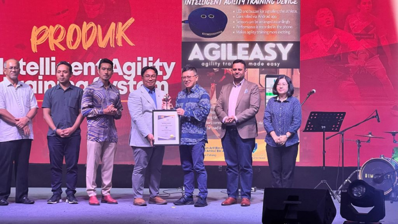 Profesor Madya Ts. Dr. Mohd Hasnun hasilkan peranti latihan ketangkasan pintar tingkatkan reaksi pemain badminton