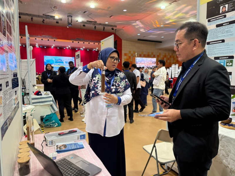 ChM. Ts. Dr. Siti Qurratu’ Aini develops Green Shale Swelling Inhibitor for shale swelling in the oil and gas industry